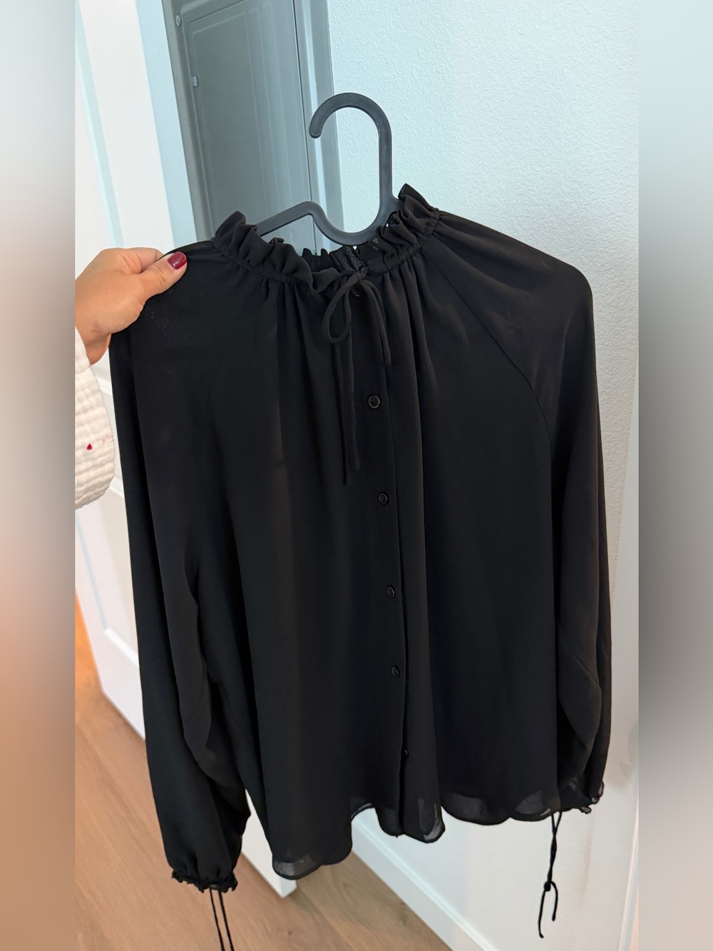 Aritzia Wilfred Black Ruffle-Neck Tie Front Blouse